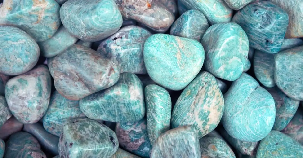 Amazonita para atrair Sorte e Afastar Energias Negativas - Blog Mandala de Luz